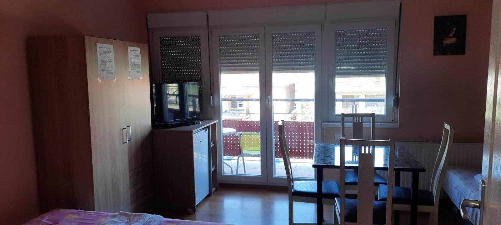 Guest House Trajkovic Ягодина Экстерьер фото