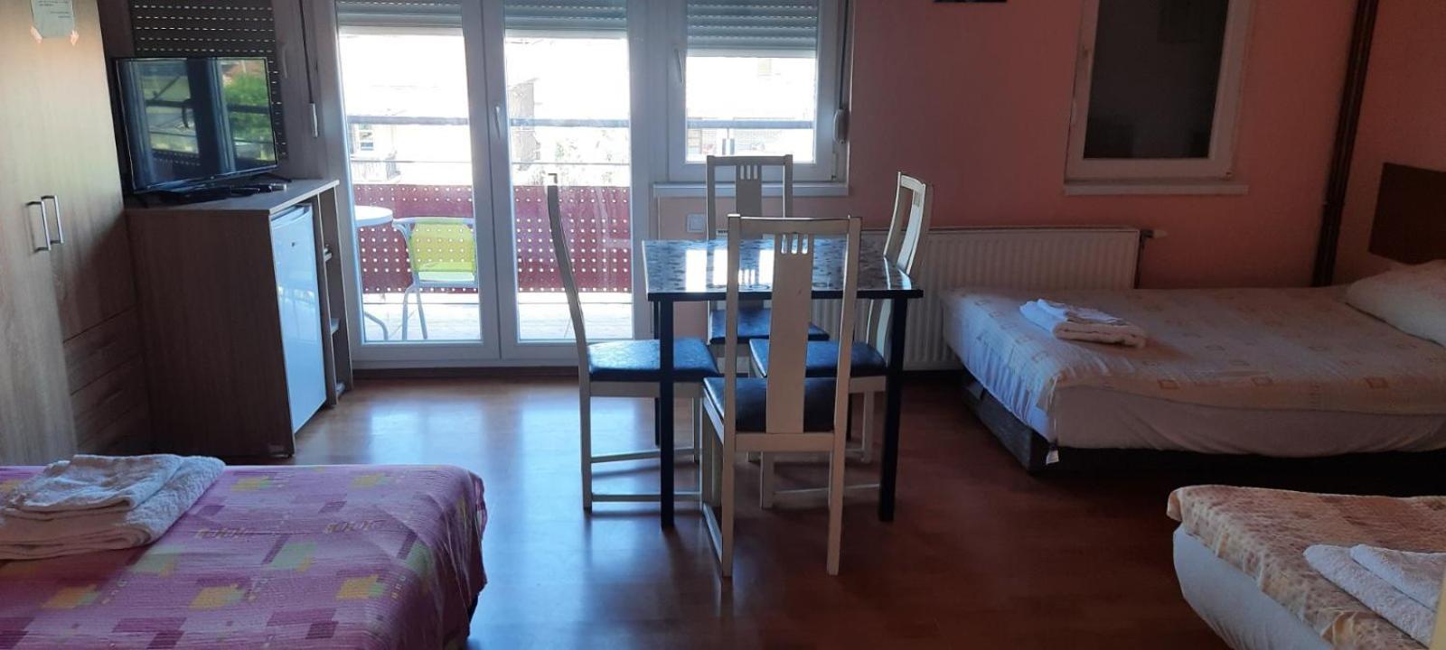 Guest House Trajkovic Ягодина Экстерьер фото