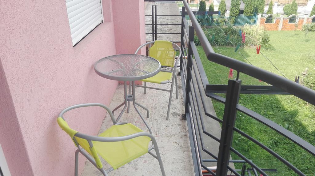 Guest House Trajkovic Ягодина Экстерьер фото